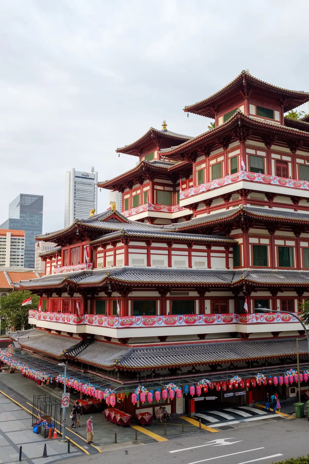 Chinatown and Buddha Tooth Relic Temple